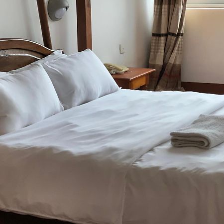 Entebbe Flights Motel エクステリア 写真