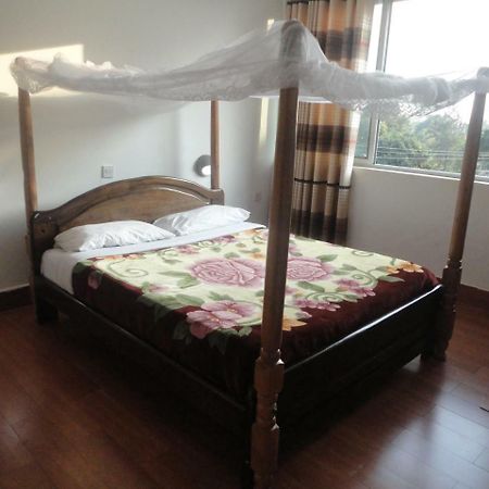 Entebbe Flights Motel エクステリア 写真