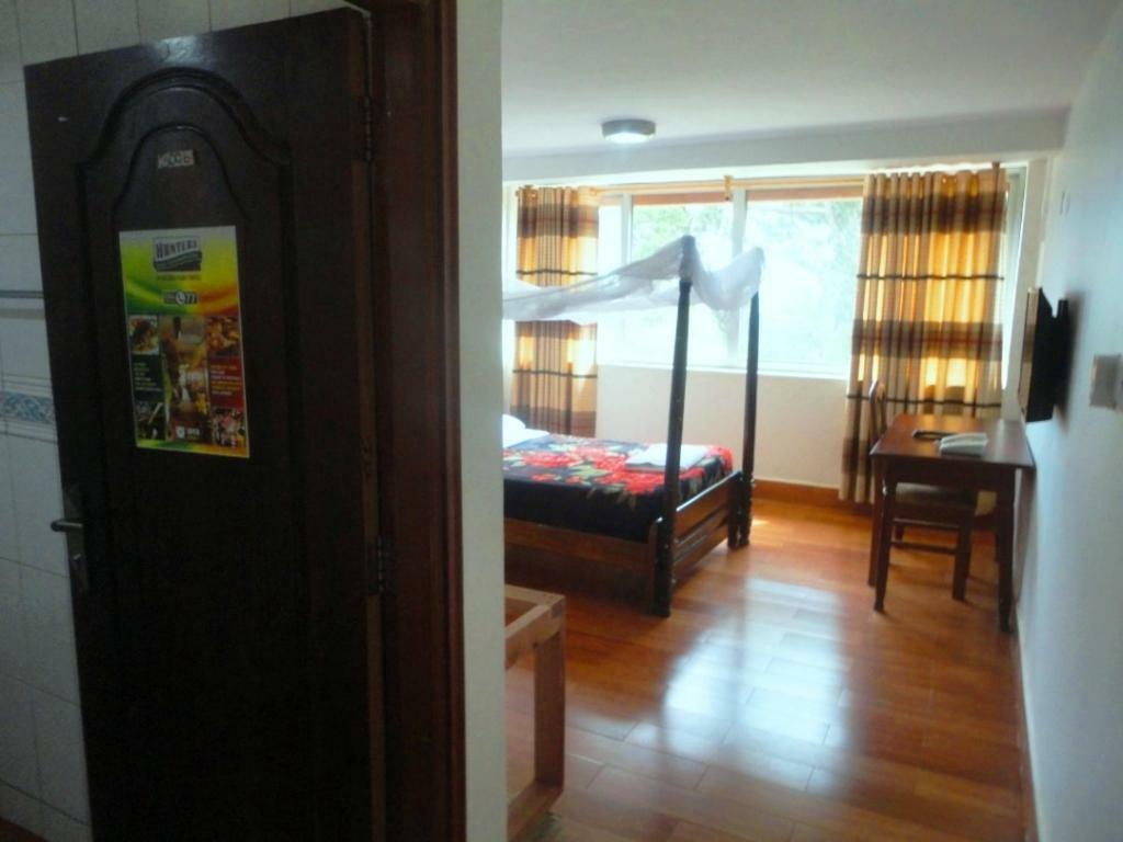 Entebbe Flights Motel エクステリア 写真