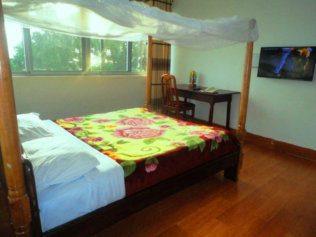 Entebbe Flights Motel エクステリア 写真