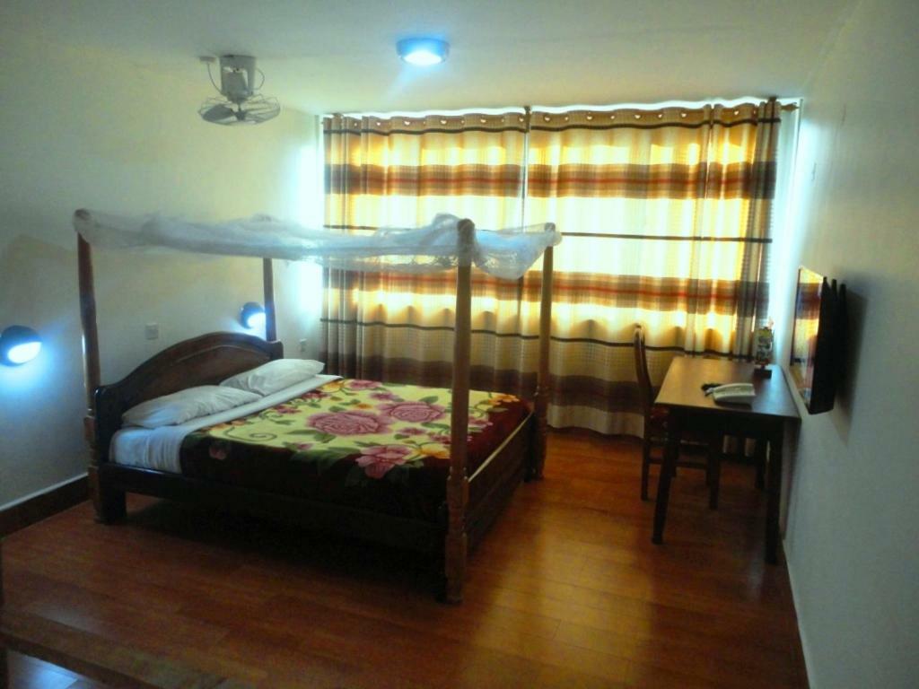Entebbe Flights Motel エクステリア 写真
