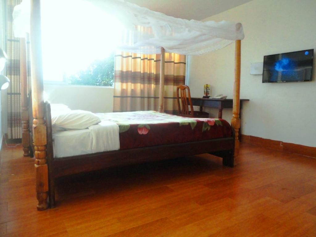 Entebbe Flights Motel エクステリア 写真